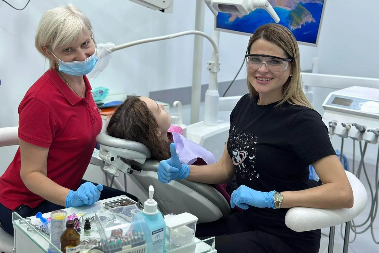 Лікуємо карієс у нашому центрі MEDHEALTH - Фото 3